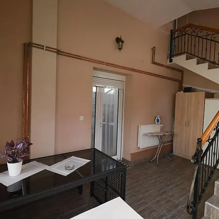 Capitol Apartment *