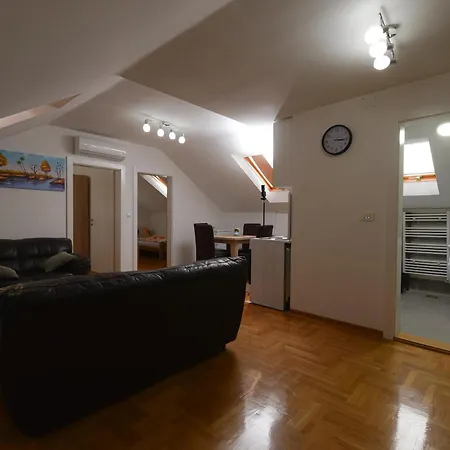 アパート Capitol