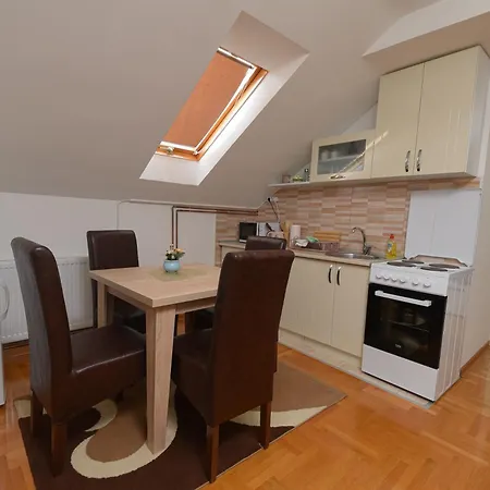 Capitol アパート